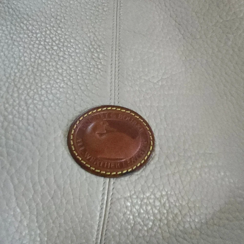 Dooney & Bourke Hobo Bag Womens Large Cream Tan All Weather Leather Vintage